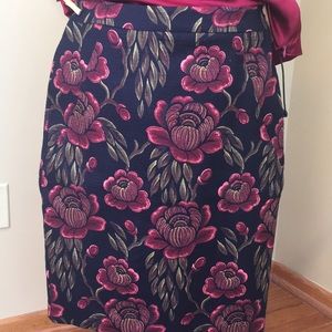 Beautiful Ann Taylor floral skirt